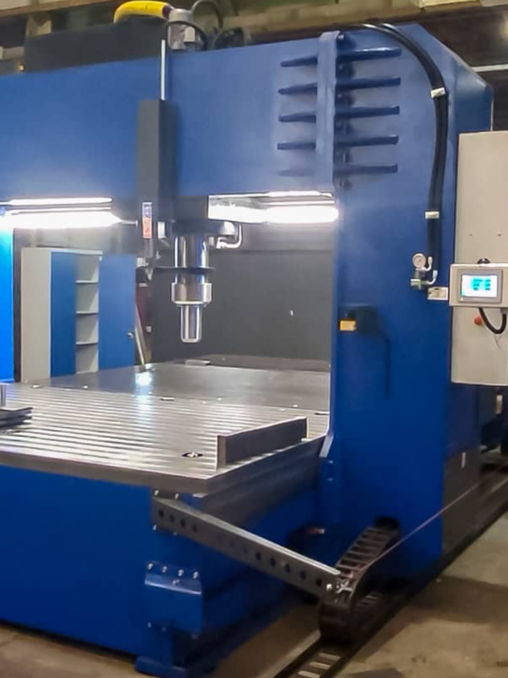PRASA PORTALOWA 300T, 5000x2700